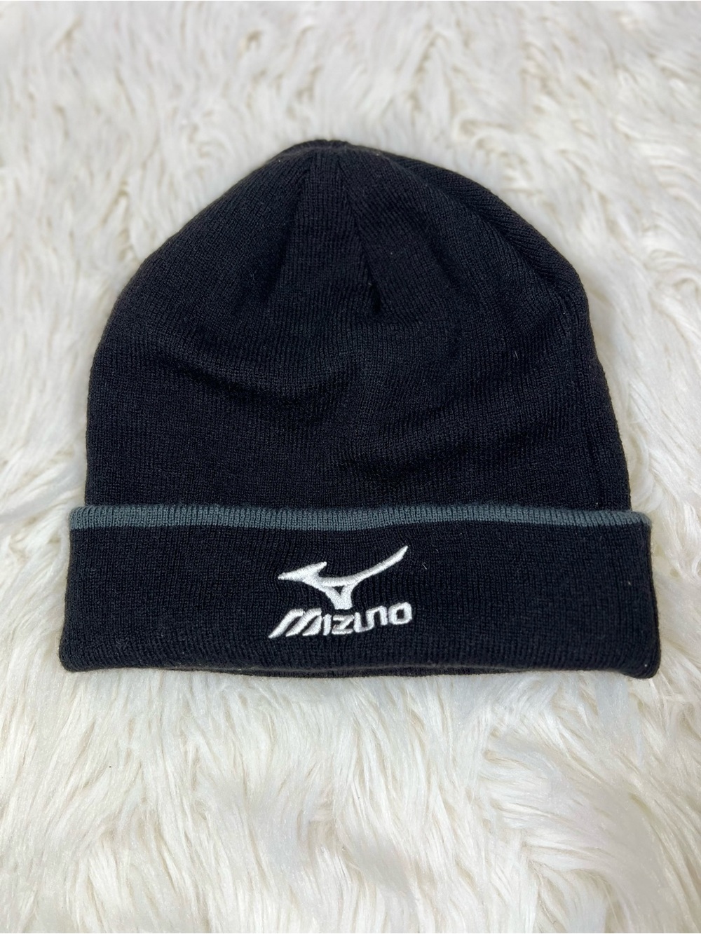 Mizuno Black Cuffed Knit Beanie Hat One Size Unisex Logo Winter Cap